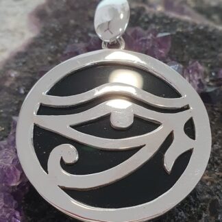 Pendentif Oeil d'Orus sur onyx noire